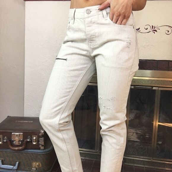 NWT ASOS distressed denim white wash denim jeans - Picture 4 of 8